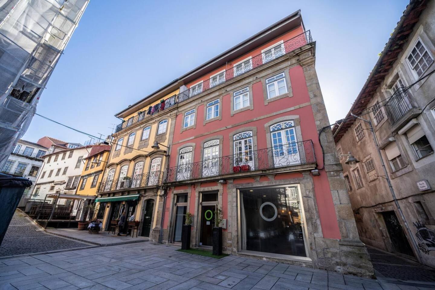 Praca Velha II - Estudio No Centro De ブラガ エクステリア 写真